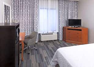 Hotel Hampton Inn & Suites Tulare photo 3