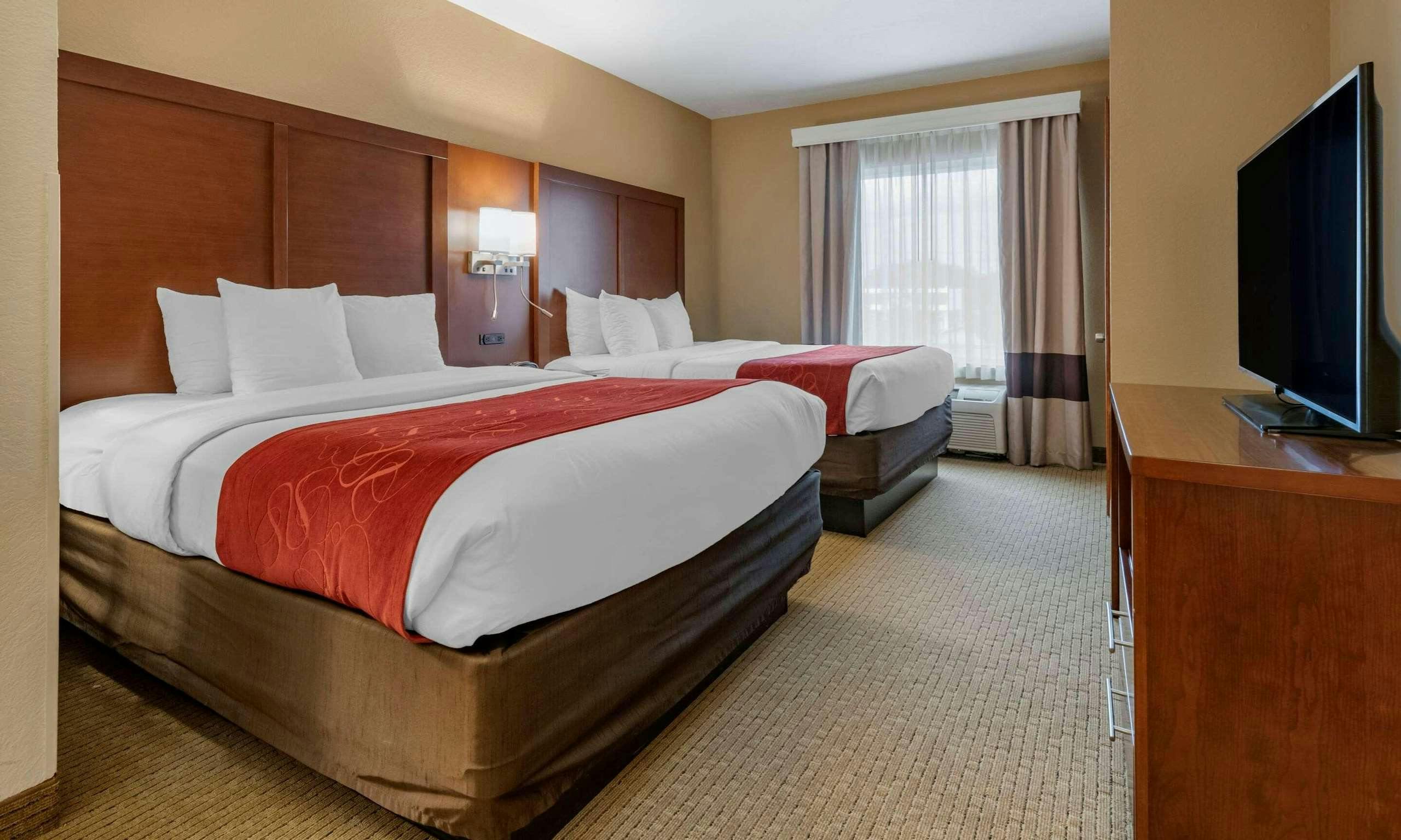 Hotel Comfort Suites Orlando Airport photo 1