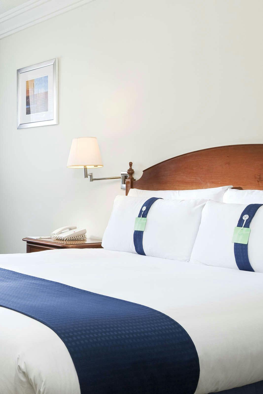 Hotel Holiday Inn Farnborough photo 3