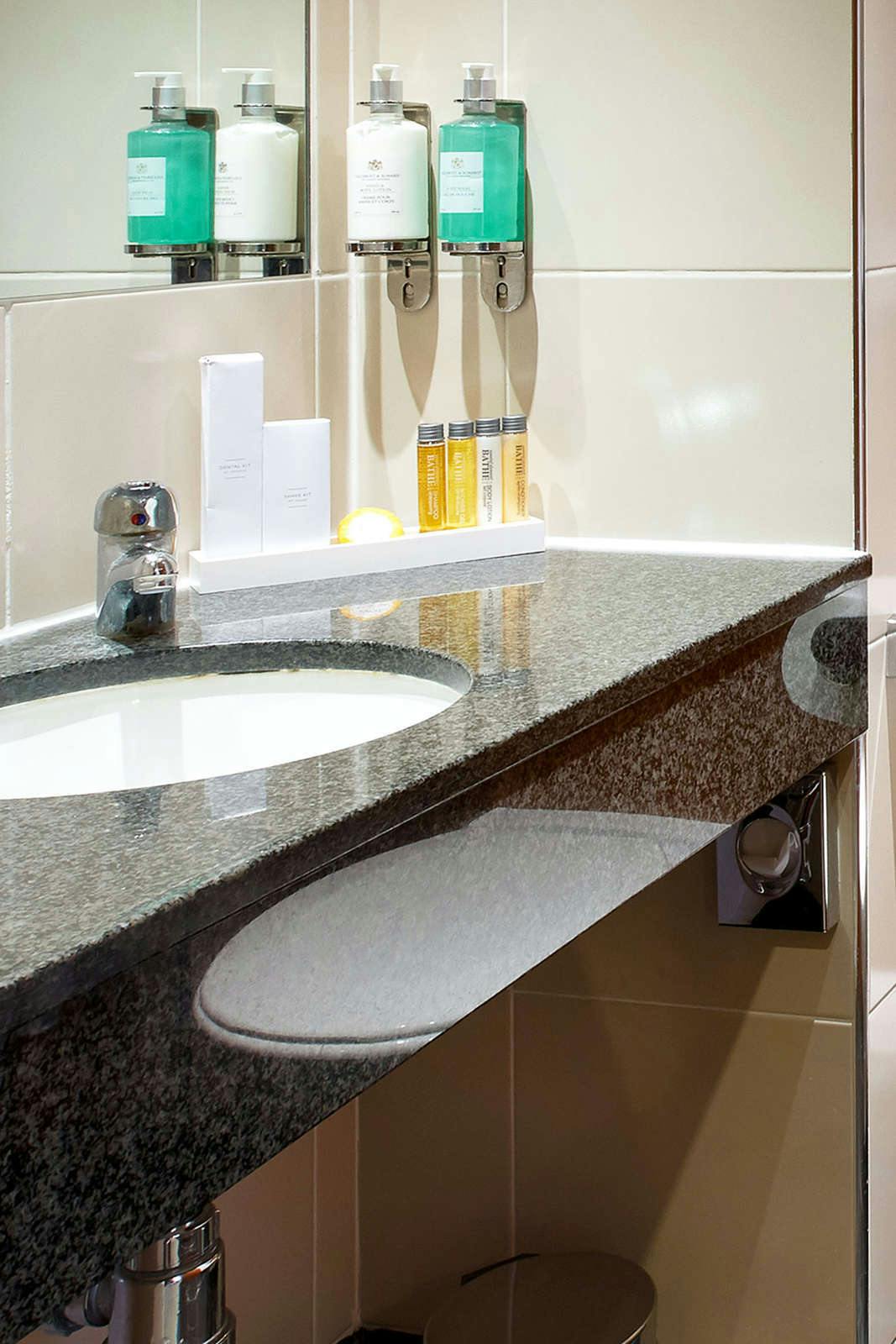 Hotel Holiday Inn Bristol Airport photo 5