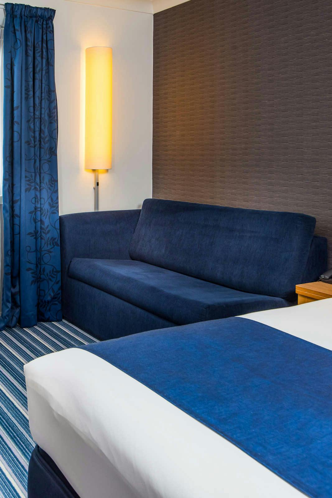 Hotel Holiday Inn Express Bristol North photo 5