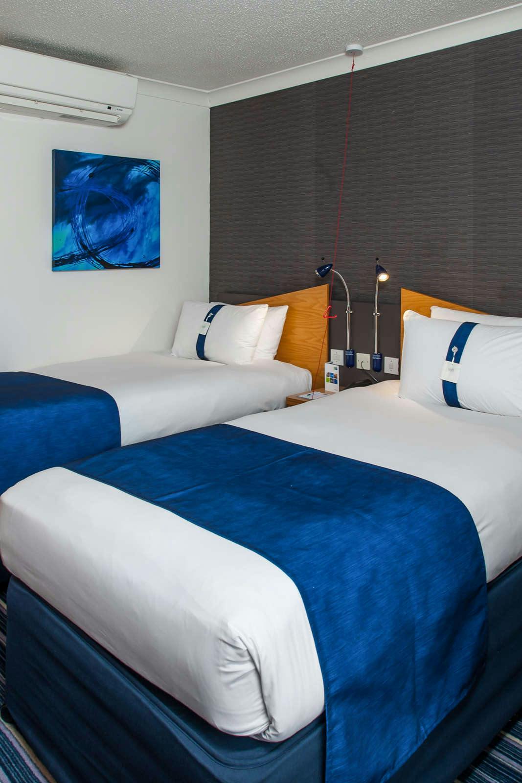 Hotel Holiday Inn Express Bristol North photo 3