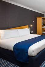 Hotel Holiday Inn Express Bristol North photo 2