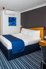 Hotel Holiday Inn Express Bristol North photo 1