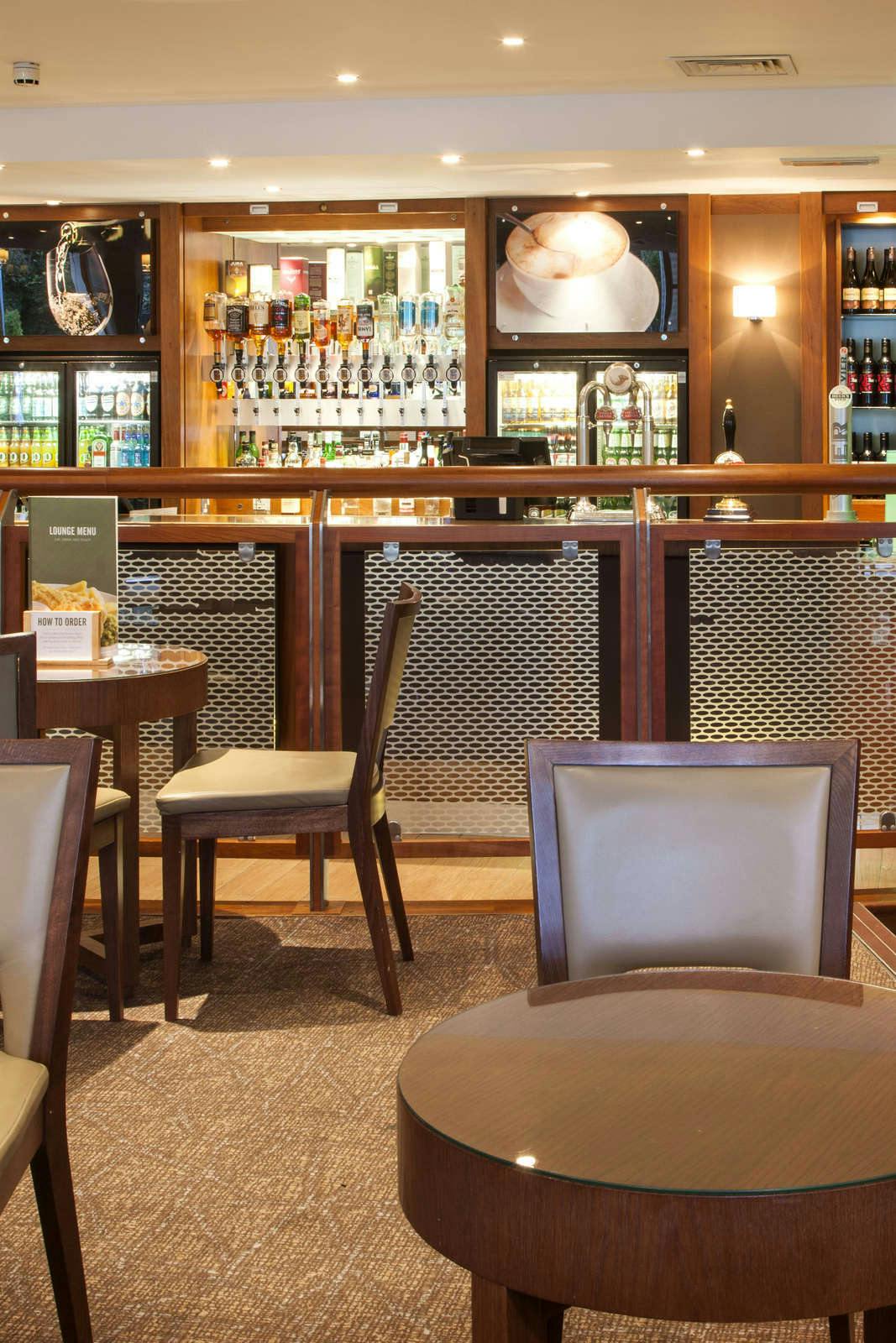 Hotel Holiday Inn London Shepperton photo 1