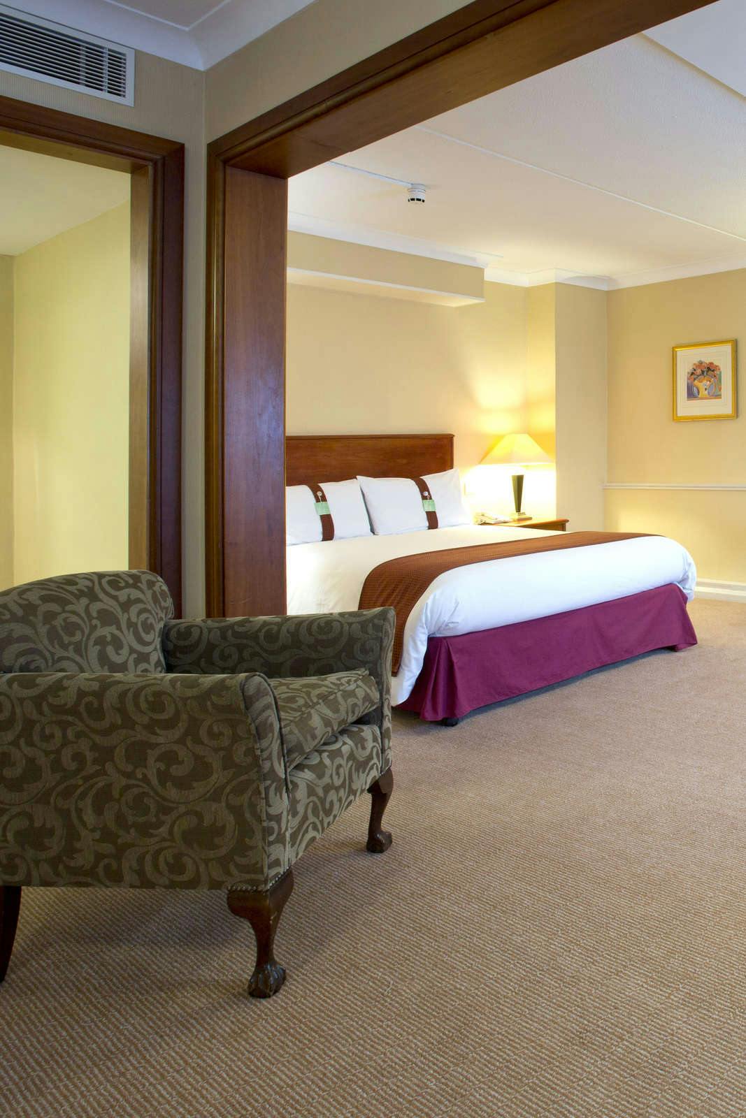 Hotel Holiday Inn London Shepperton photo 2