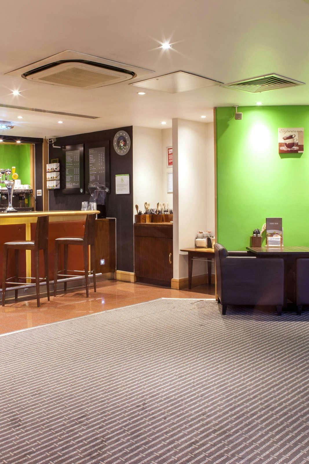 Hotel Holiday Inn Rochester Chatham photo 1