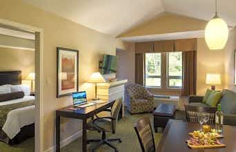 Hotel EXECUTIVE SUITES HOTEL RESORT SQUAMISH photo 1