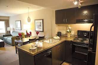 Hotel EXECUTIVE SUITES HOTEL RESORT SQUAMISH photo 3
