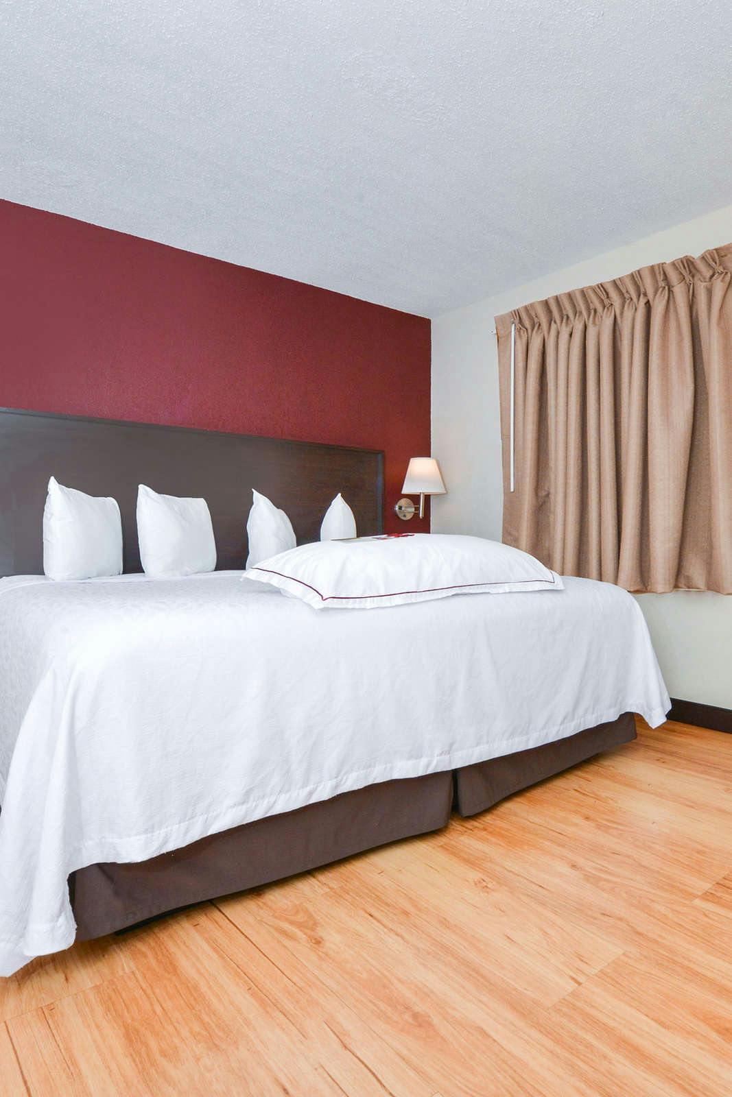 Hotel Red Roof PLUS+ & Suites Guilford photo 1