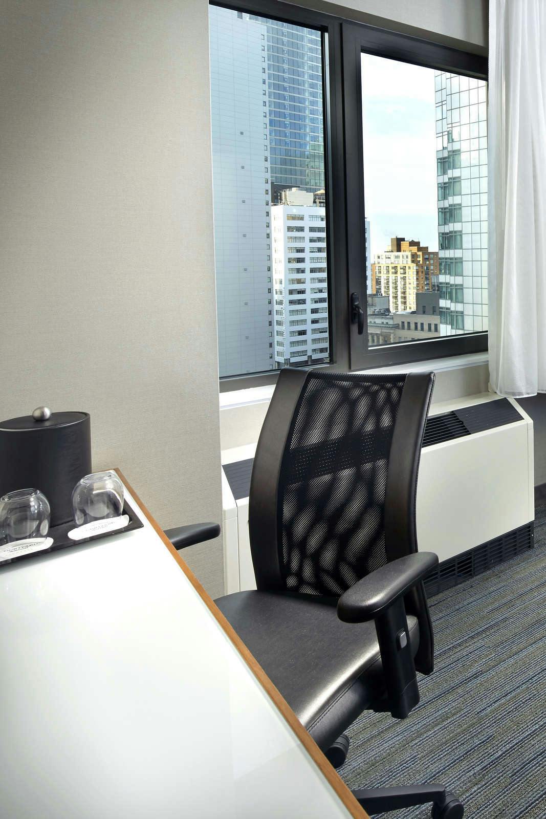 Courtyard By Marriott New York Downtown Manhattan World