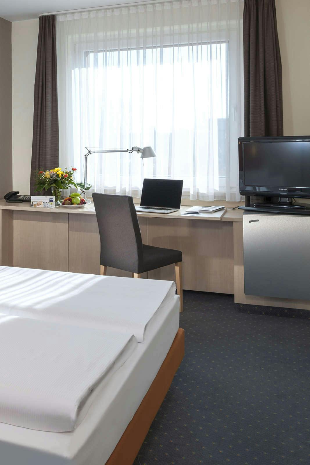 Hotel Essential by Dorint Berlin-Adlershof photo 3