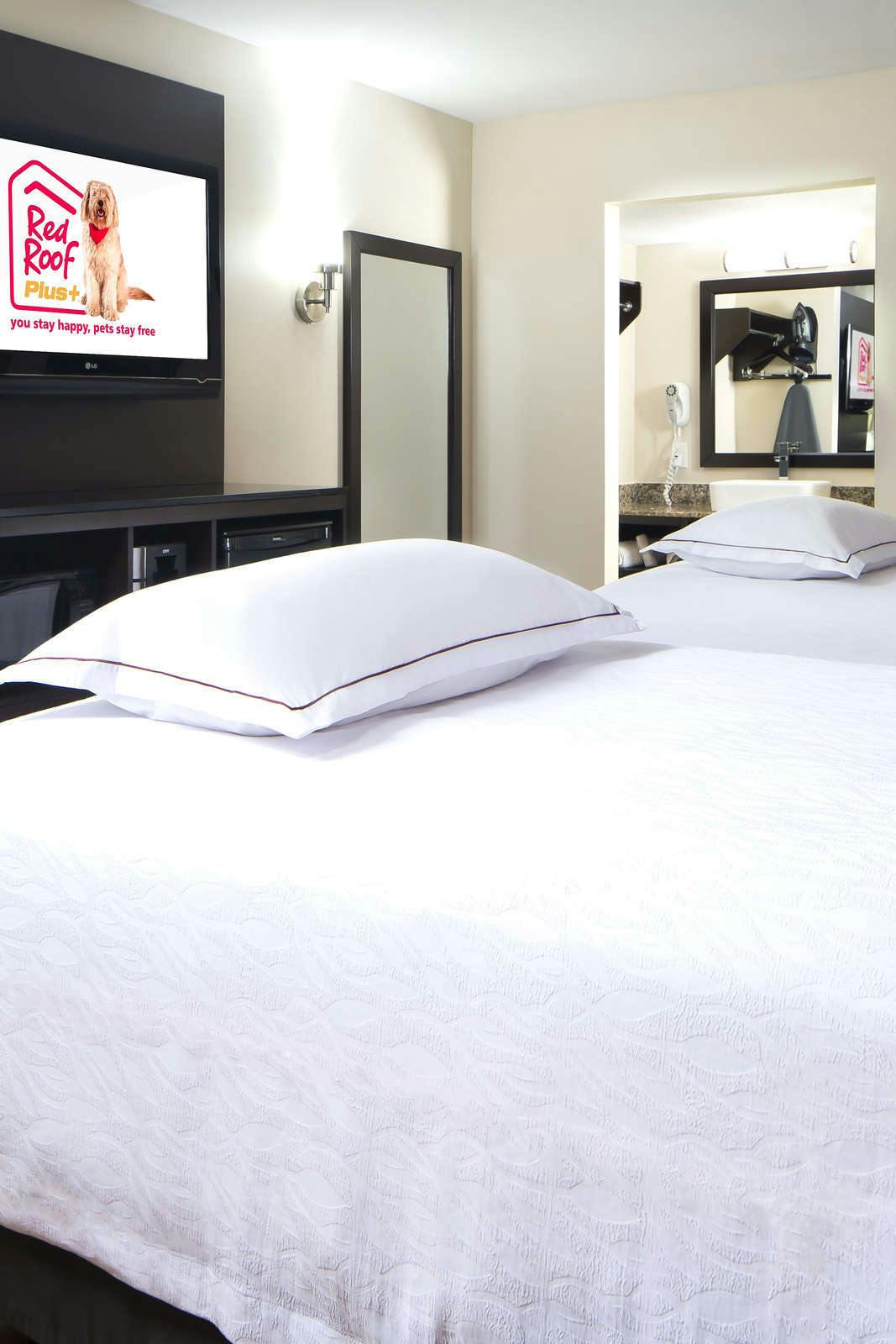 Hotel Red Roof PLUS+ Birmingham East - Irondale/ Airport photo 2