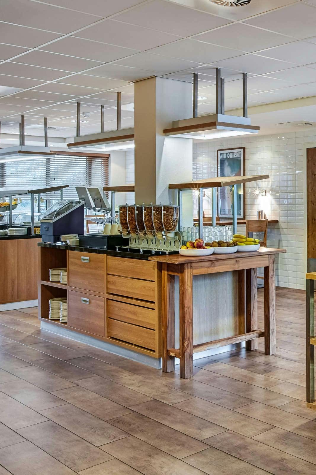 Hotel Holiday Inn Express Amsterdam Schiphol photo 4