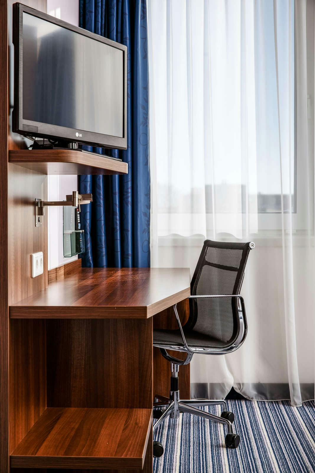 Hotel Holiday Inn Express Amsterdam Schiphol photo 3