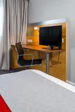 Hotel Holiday Inn Express London Epsom Downs photo 4