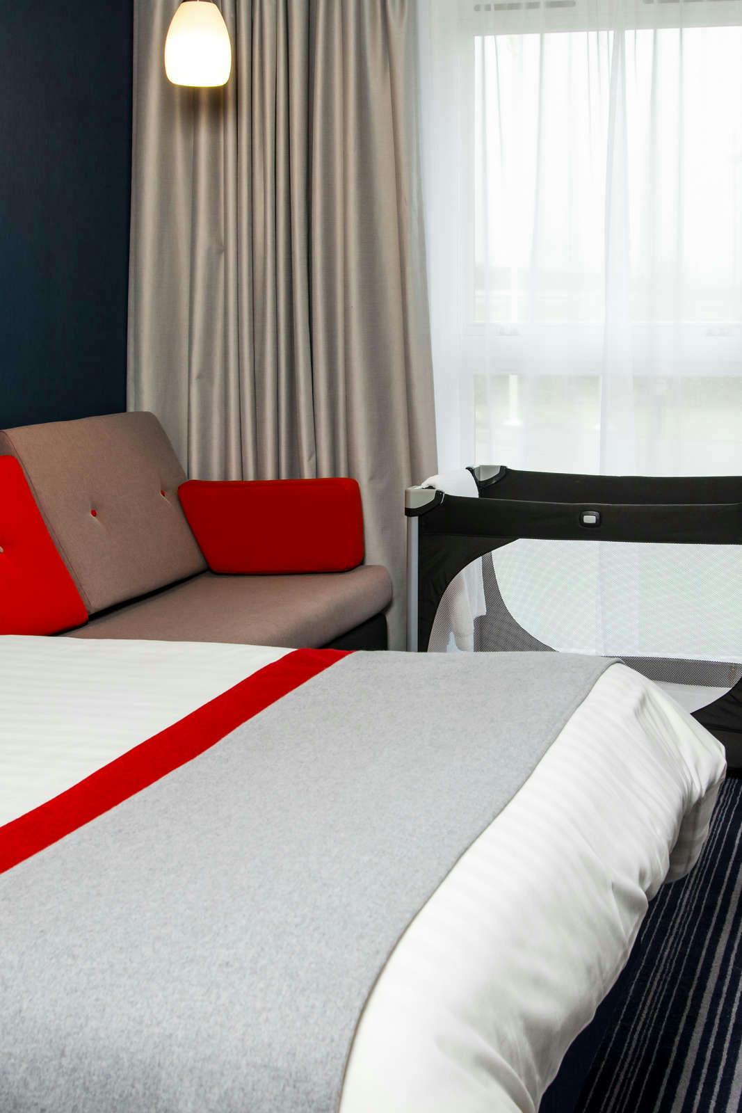 Hotel Holiday Inn Express London Epsom Downs photo 5