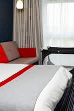 Hotel Holiday Inn Express London Epsom Downs photo 5