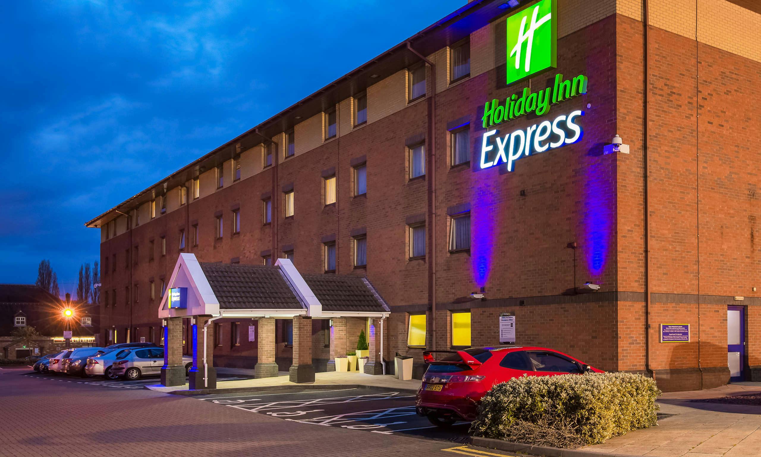 Holiday Inn Express Birmingham Oldbury
