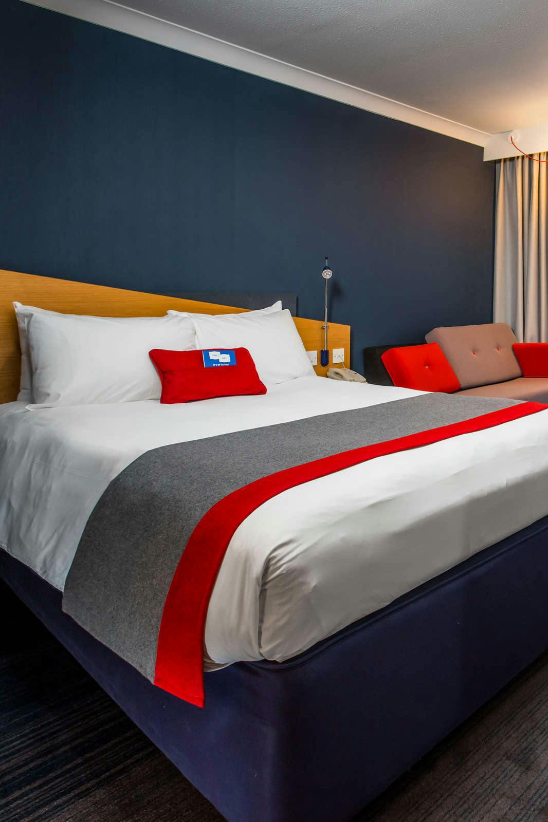 Hotel Holiday Inn Express Glasgow City Centre Riverside photo 2