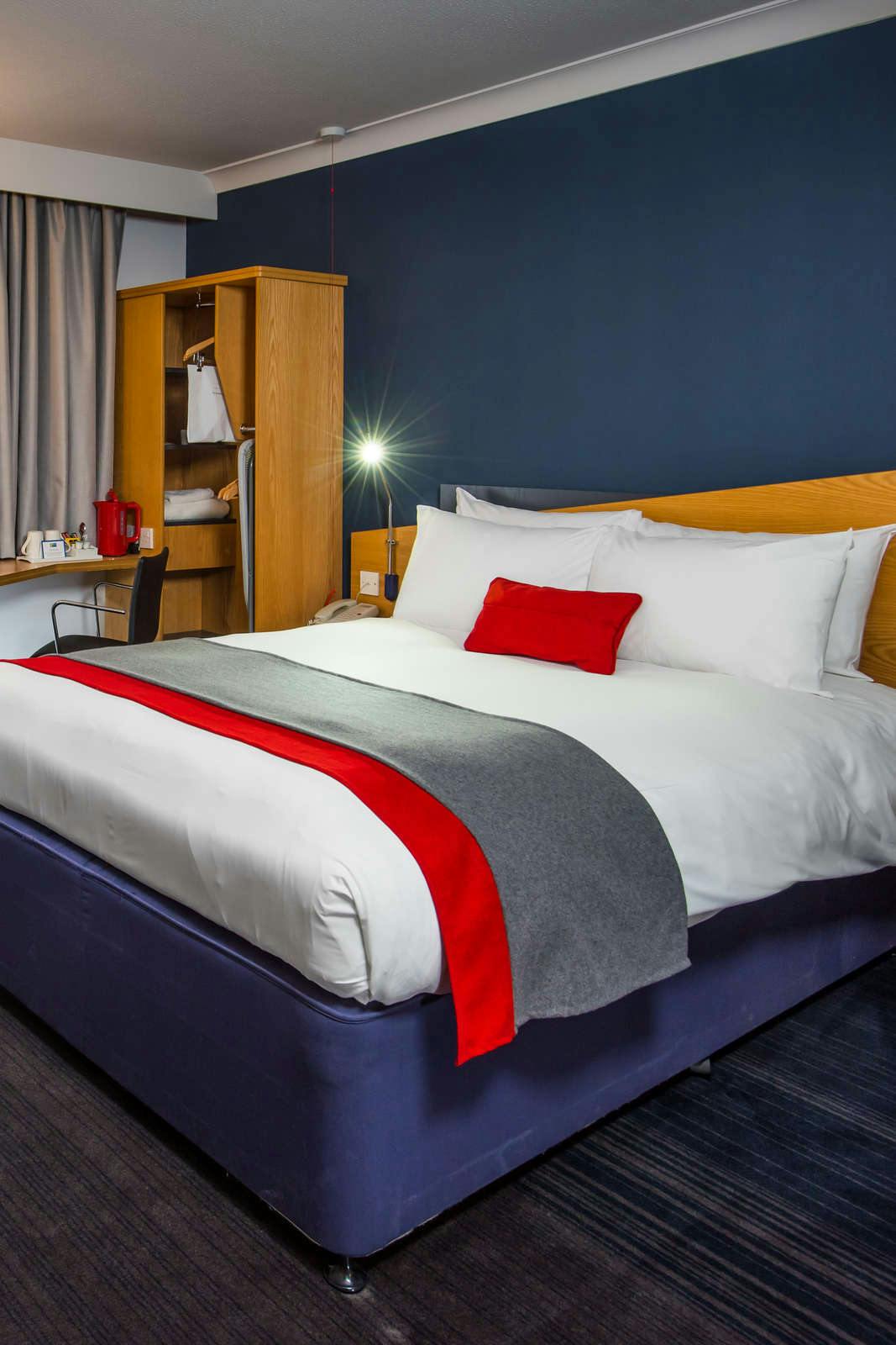 Hotel Holiday Inn Express Glasgow City Centre Riverside photo 1