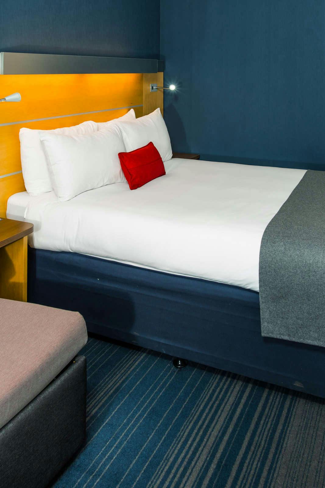 Hotel Holiday Inn Express Hemel Hempstead photo 2