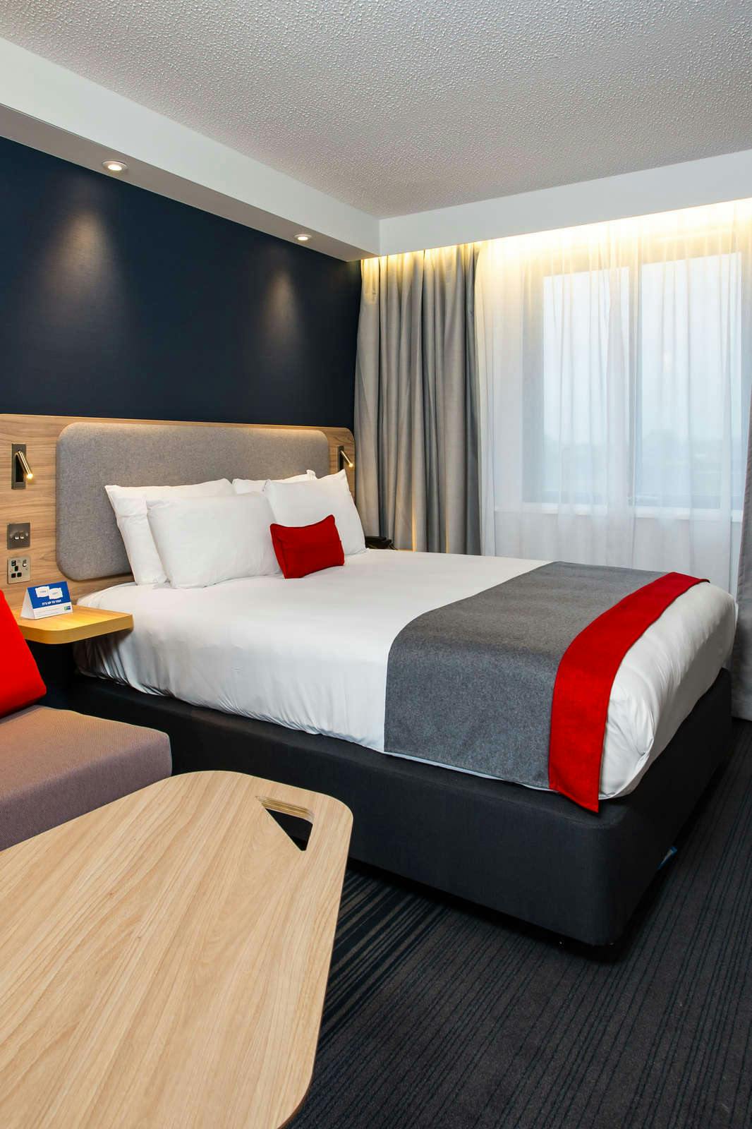 Hotel Holiday Inn Express London Dartford photo 1