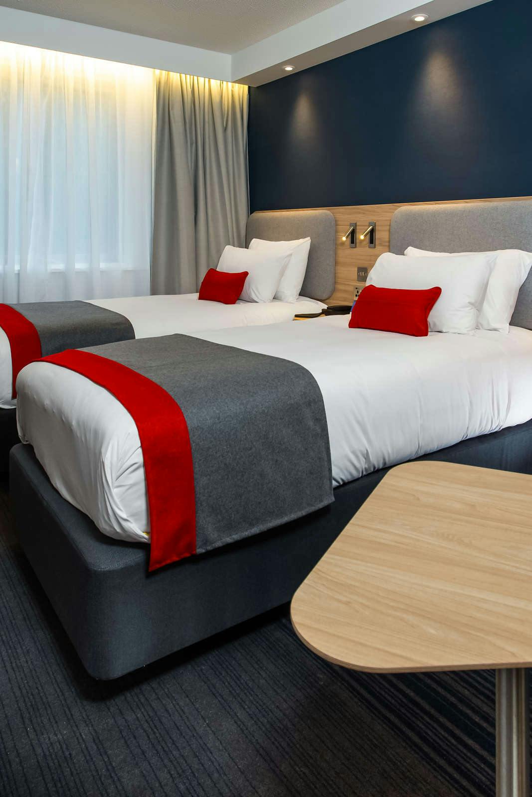 Hotel Holiday Inn Express Bath photo 1