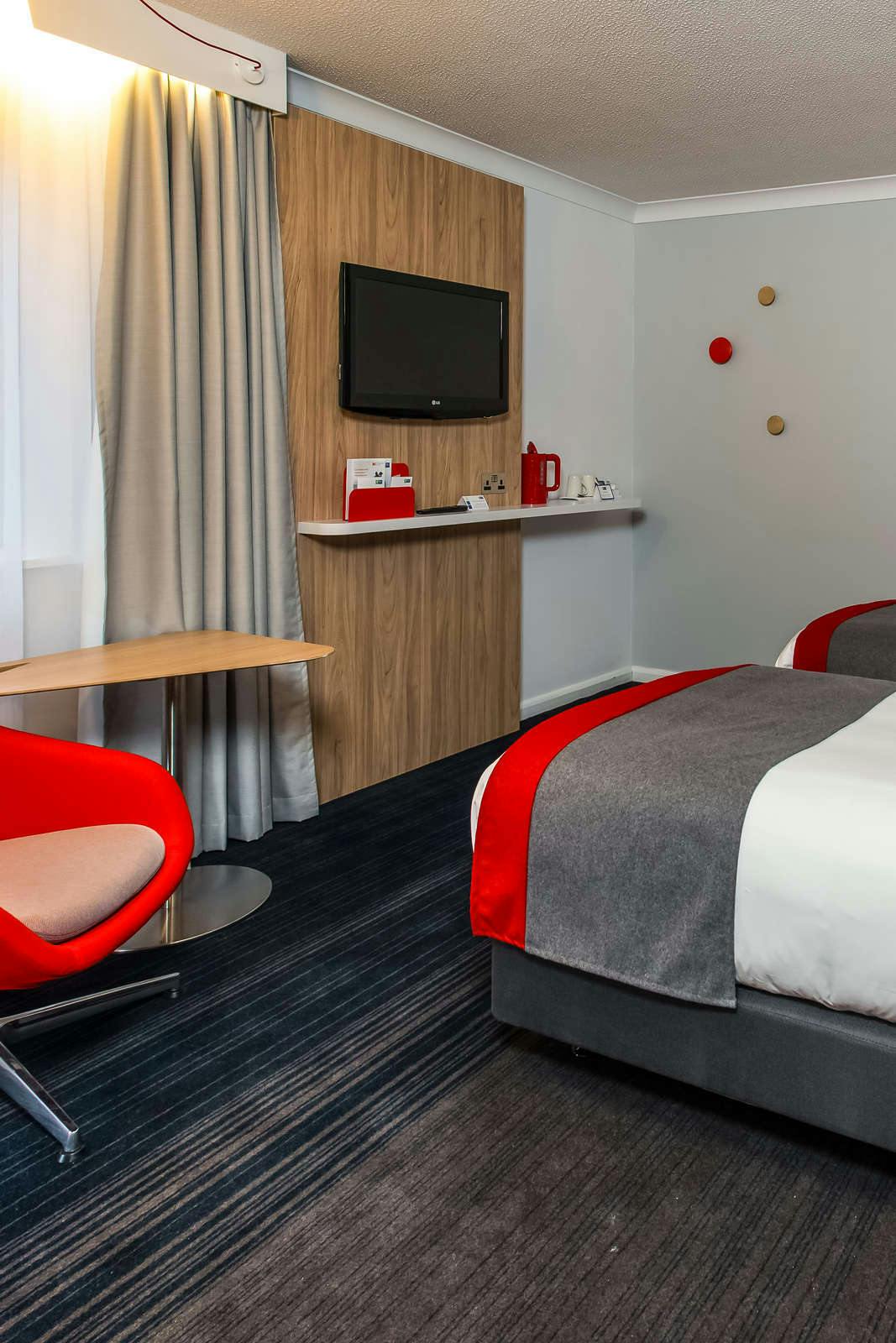 Hotel Holiday Inn Express Bath photo 3