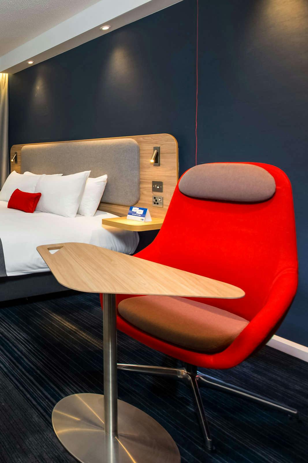 Hotel Holiday Inn Express Bath photo 2