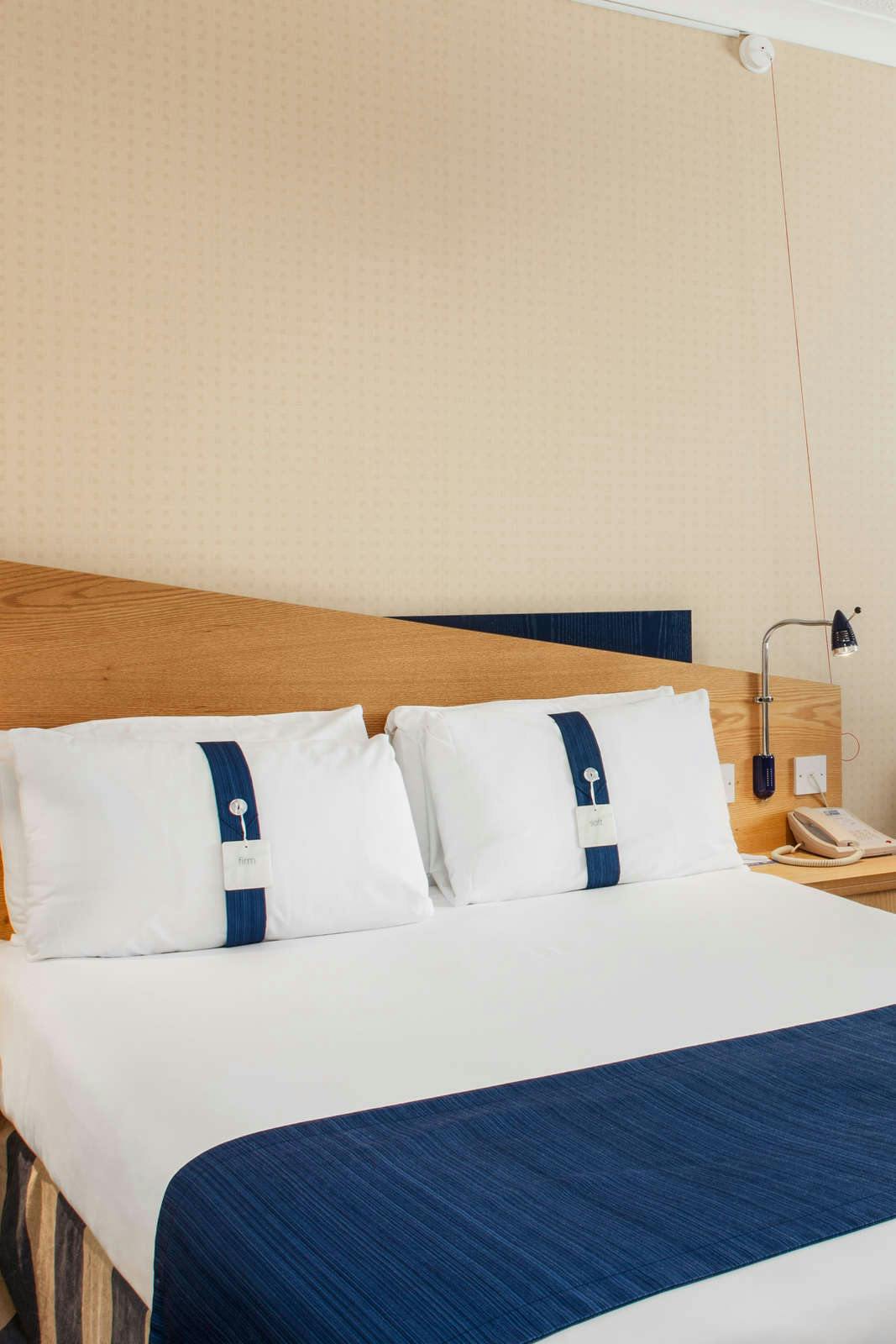 Hotel Holiday Inn Express Oxford - Kassam Stadium photo 1