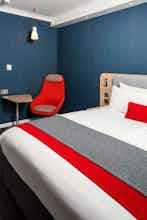 Hotel Holiday Inn Express London - Luton Airport photo 5