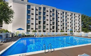 DoubleTree by Hilton Hotel Pittsburgh - Meadow Lands