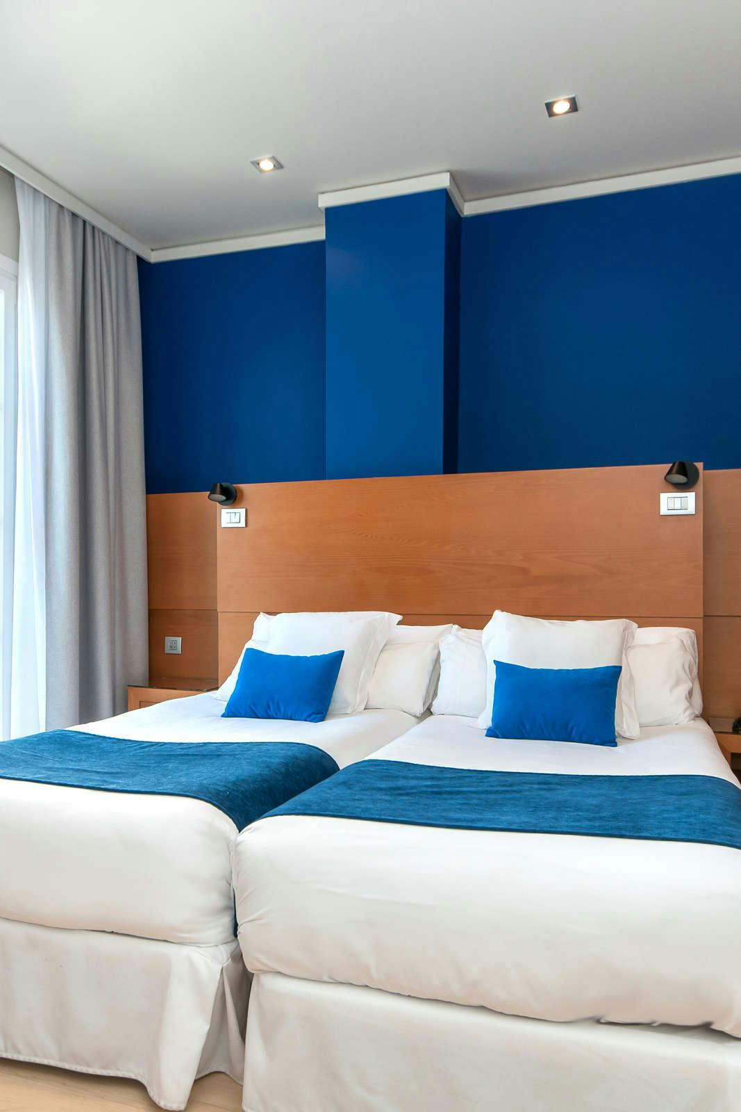 Hotel chic&basic Reding photo 1