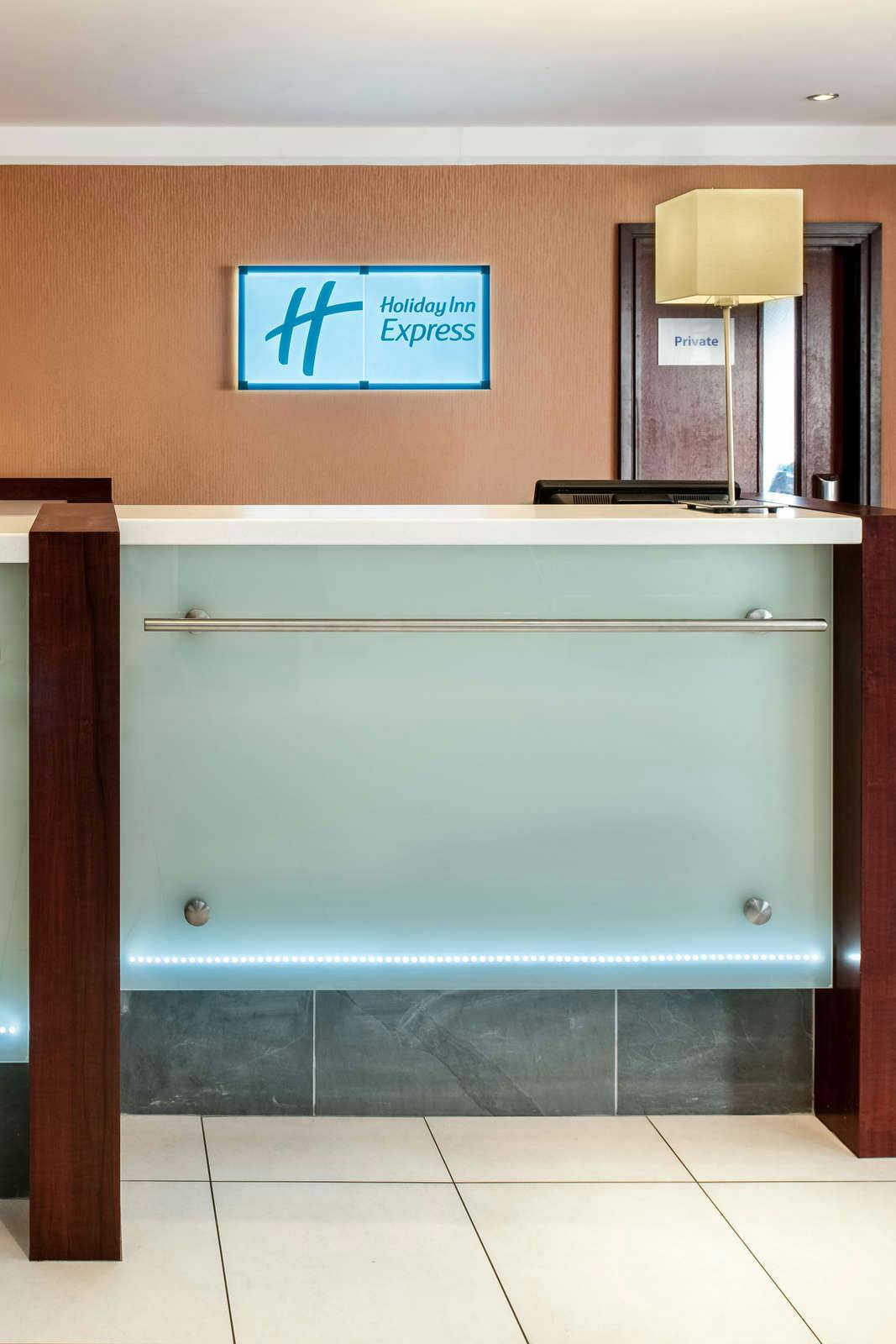 Hotel Holiday Inn Express Leeds East photo 5