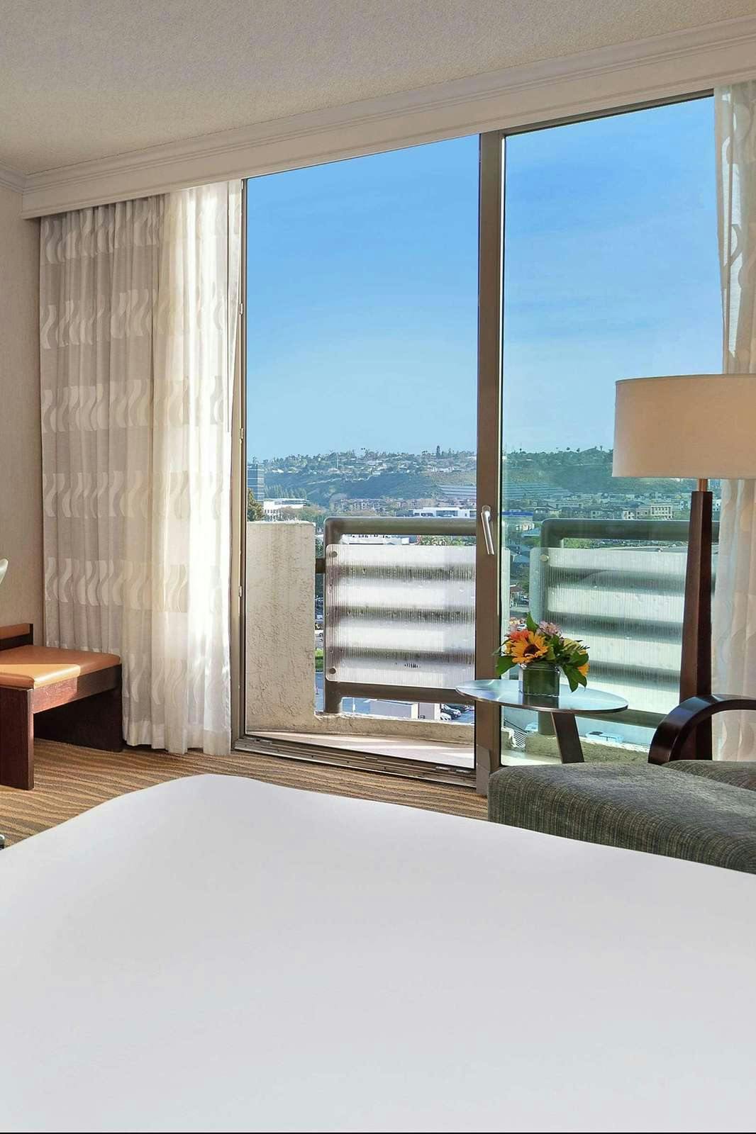Hotel DoubleTree by Hilton Hotel San Diego - Mission Valley photo 1