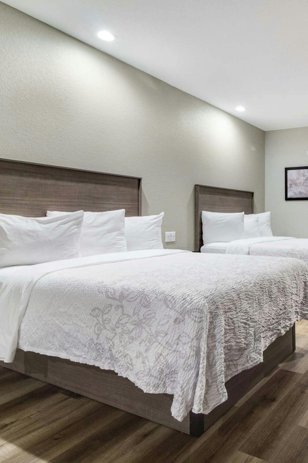 Hotel Red Roof PLUS+ Galveston – Beachfront photo 5