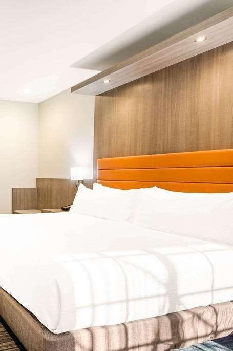 Hotel Rodeway Inn near Melrose Ave photo 1