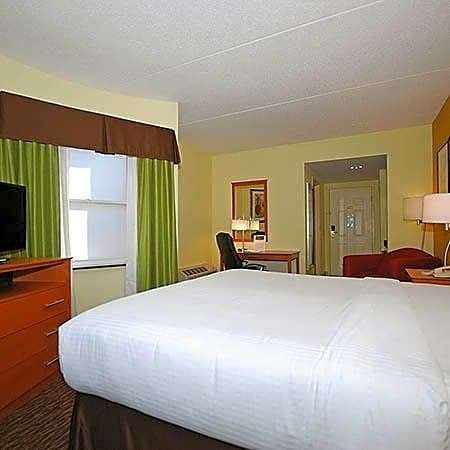 Hotel University Hotel & Suites Shippensburg, Trademark by Wyndham photo 1