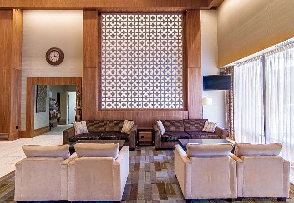 Hotel Coast Kamloops Hotel & Conference Centre photo 2