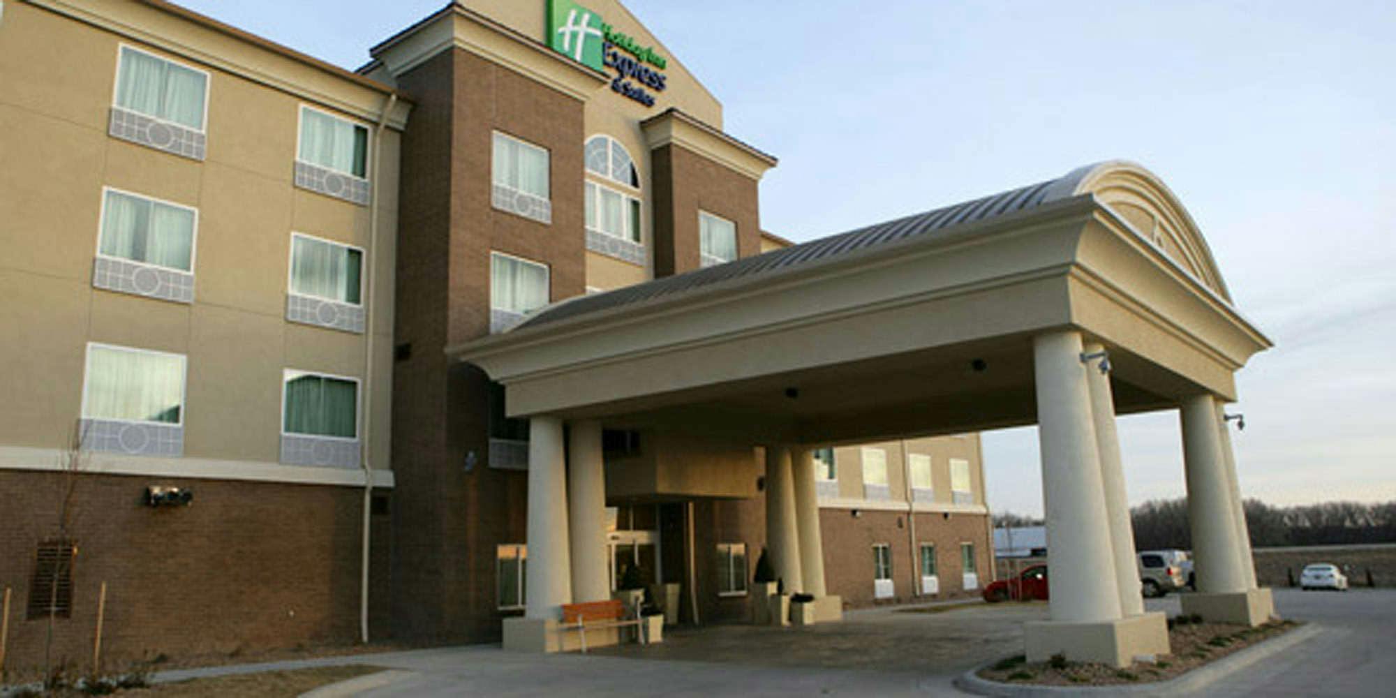 Holiday Inn Express Hotel & Suites Salina