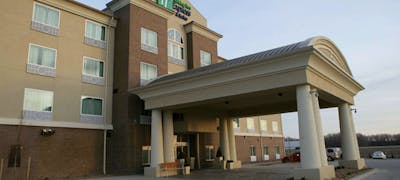 Holiday Inn Express Hotel & Suites Salina