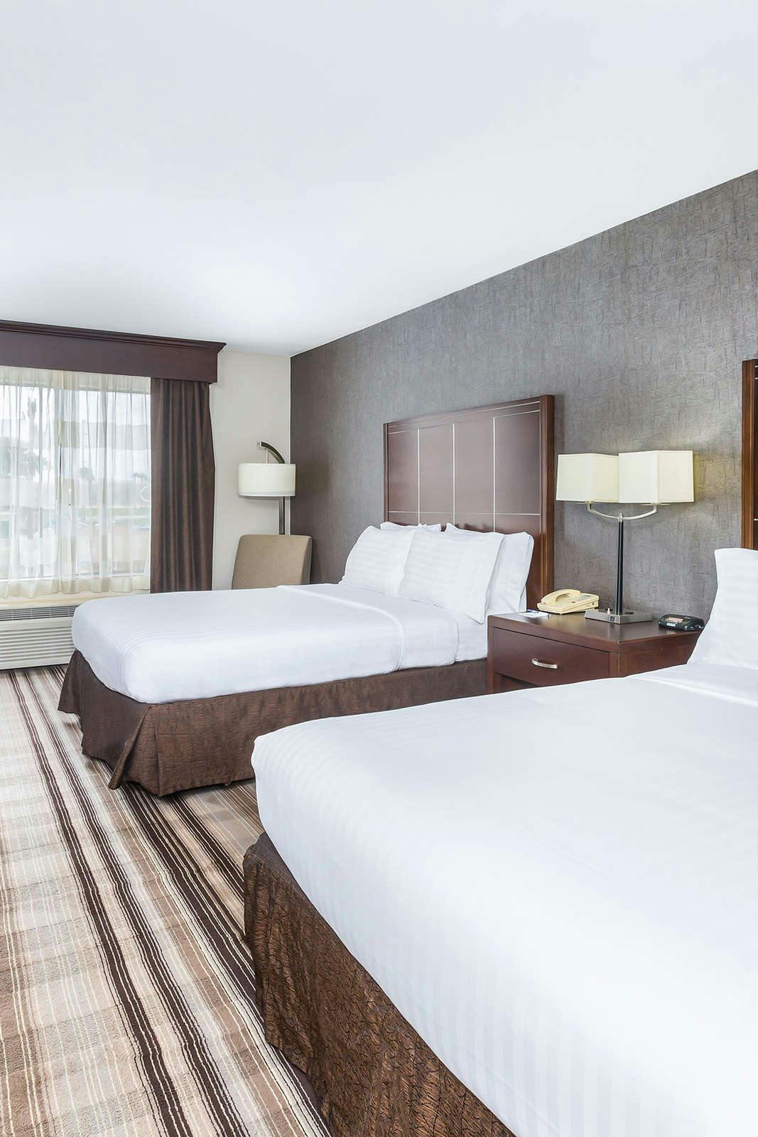 Hotel Holiday Inn Express San Diego Sea World Area photo 1