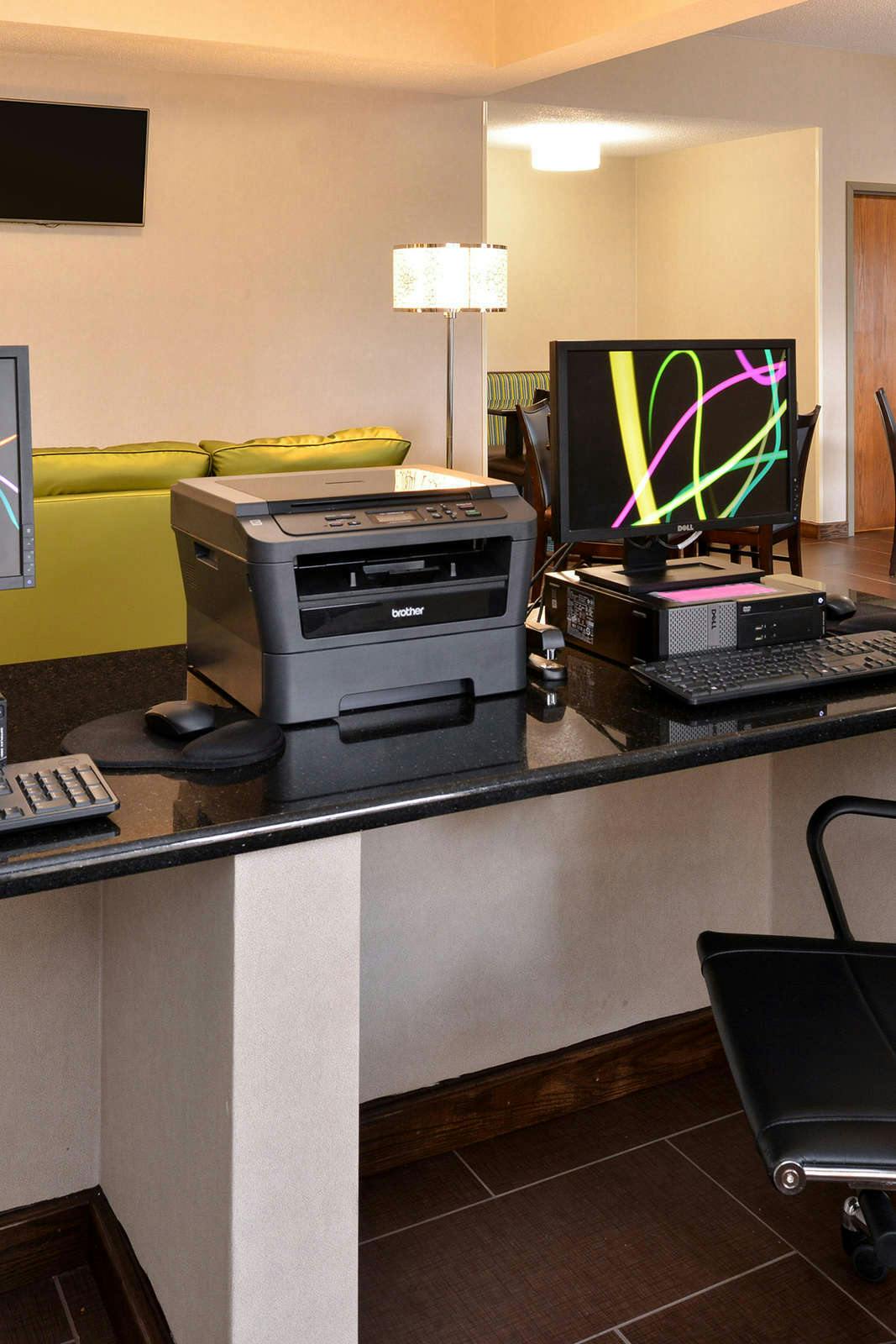 Hotel Holiday Inn Express Hotel & Suites St Marys photo 5