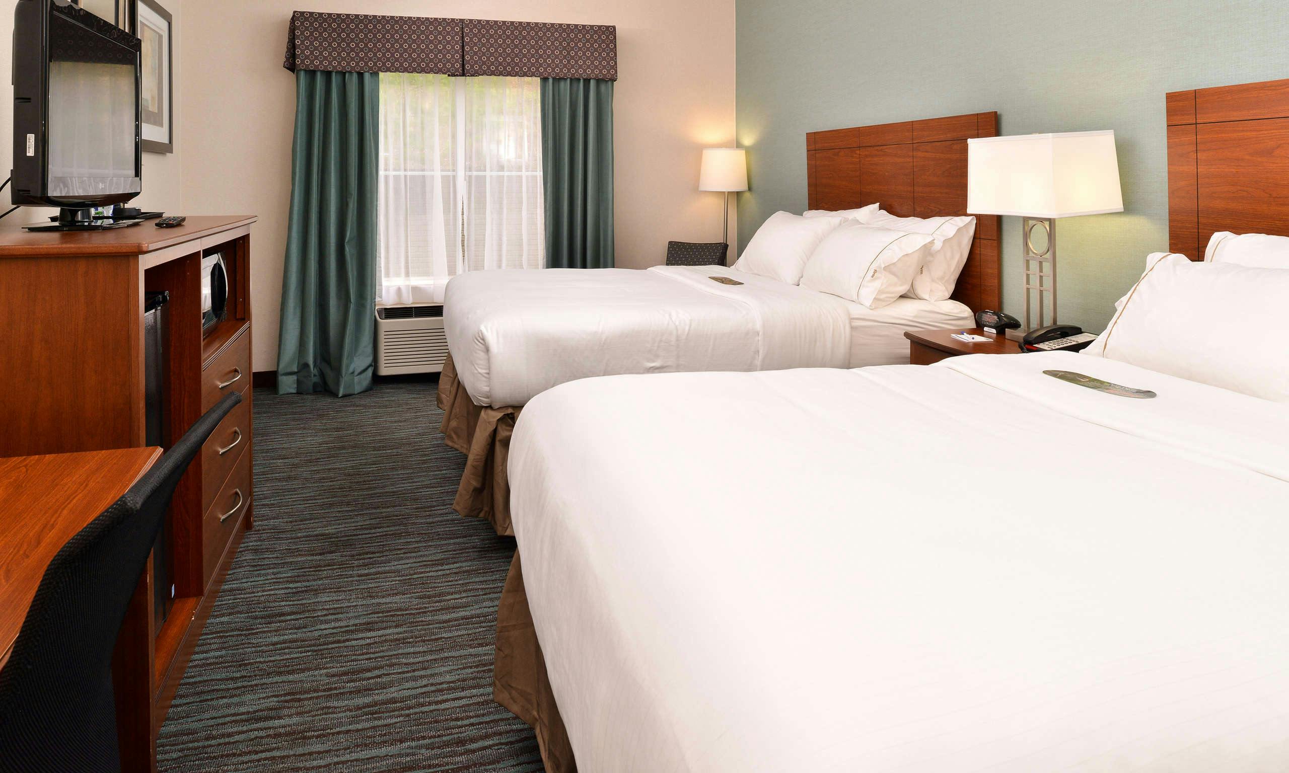 Holiday Inn Express Hotel & Suites St Marys