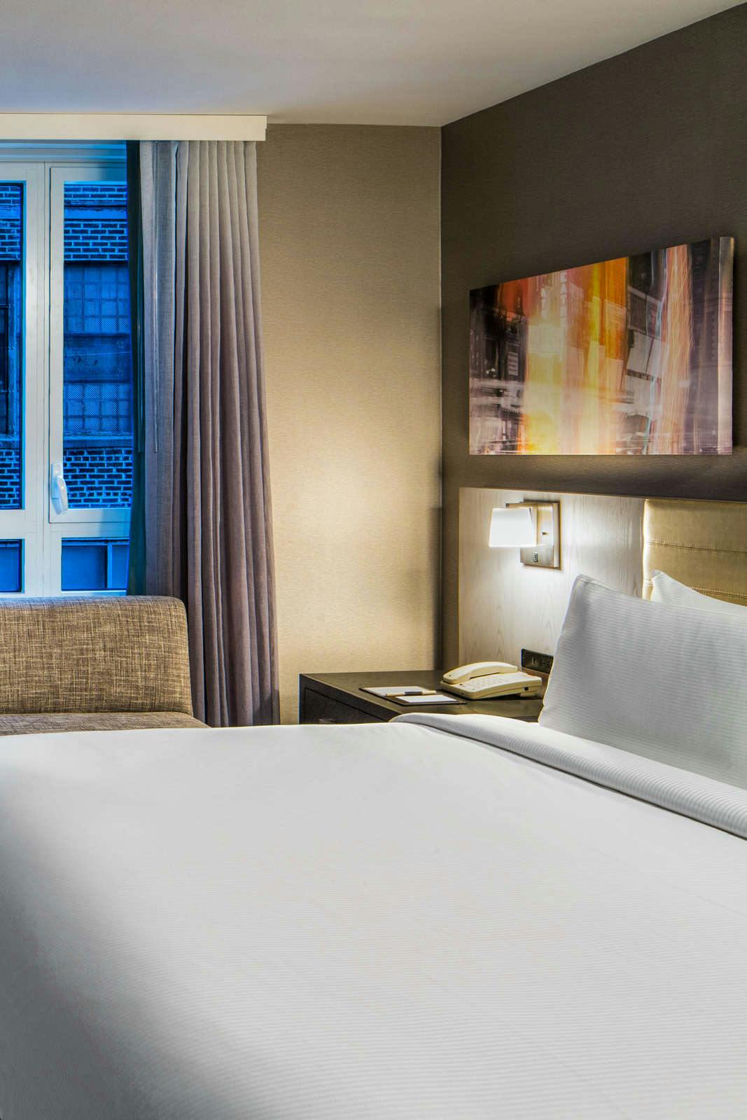 Hotel DoubleTree by Hilton New York Times Square West photo 1