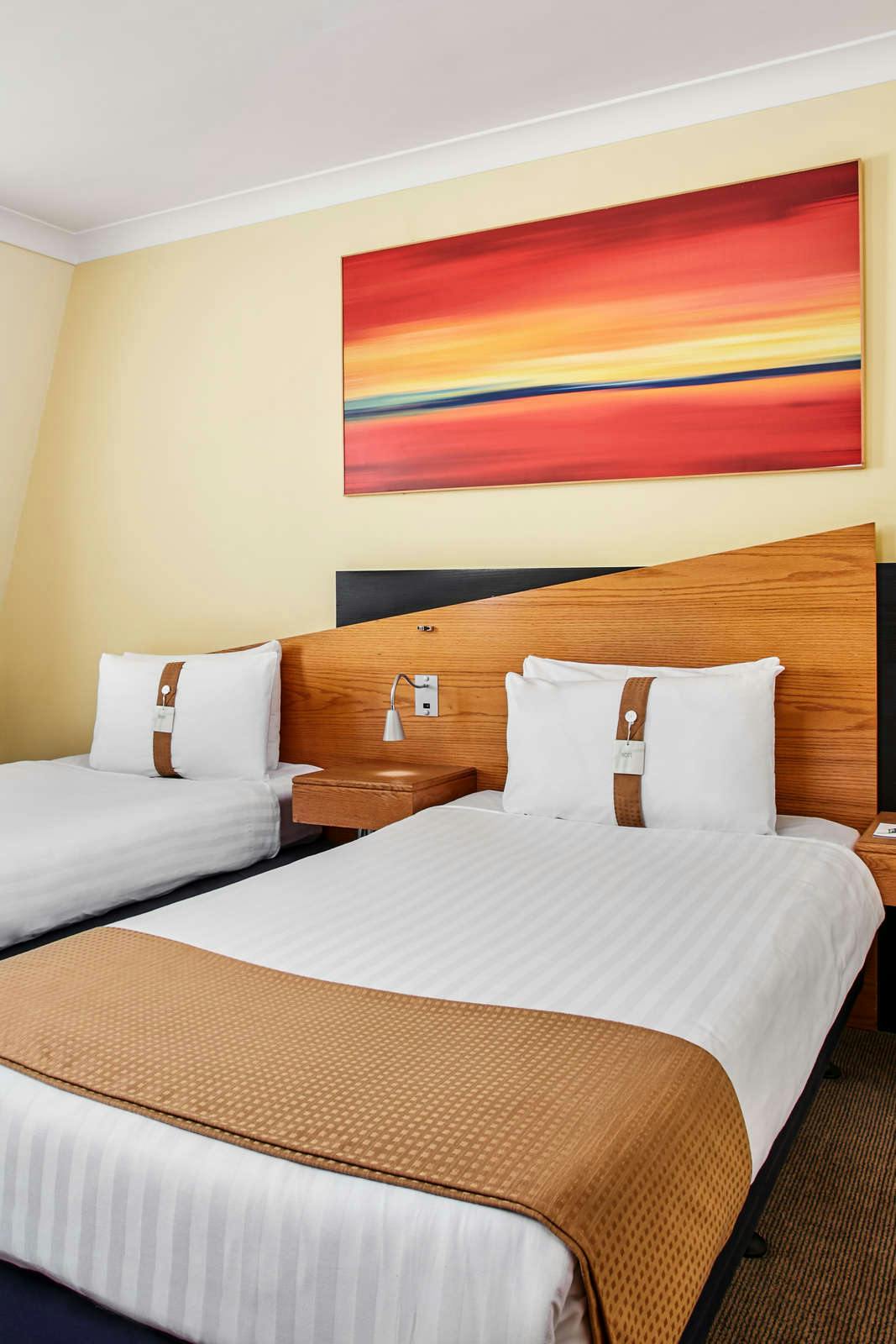 Hotel Holiday Inn Express London Victoria photo 3