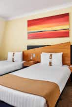 Hotel Holiday Inn Express London Victoria photo 3