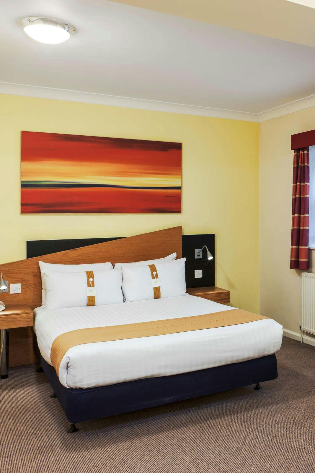 Hotel Holiday Inn Express London Victoria photo 1