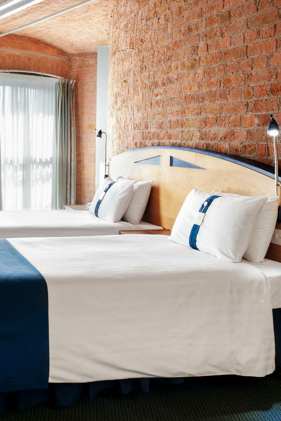 Hotel Holiday Inn Express Liverpool - Albert Dock photo 1